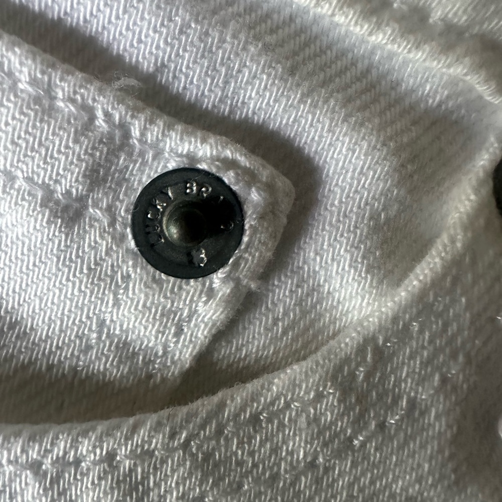 White Cut Off Short size 6/28 - Picture 8 of 10